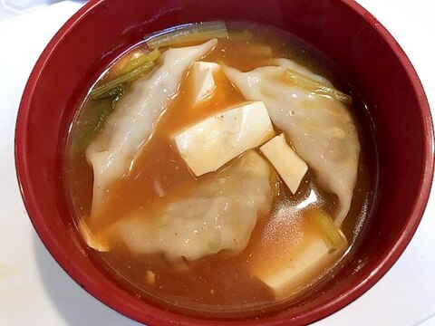 締めの一杯に☆餃子豆腐チゲ